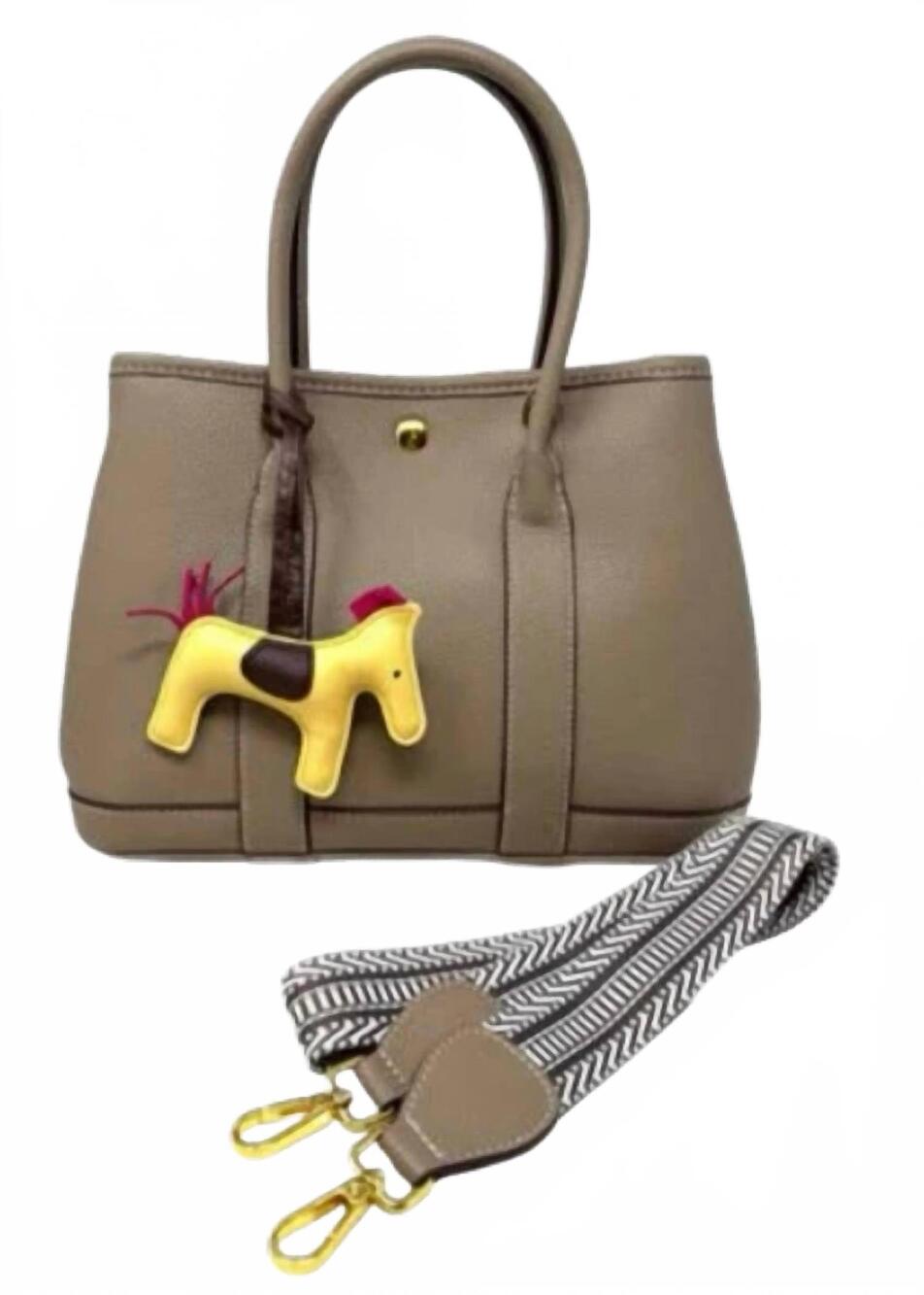 NEW INZI women's equestrian luxe tote bag in taupe
